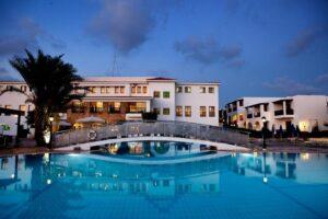 Kefalos Beach Tourist Village - כפר הנופש קפלוס פאפוס