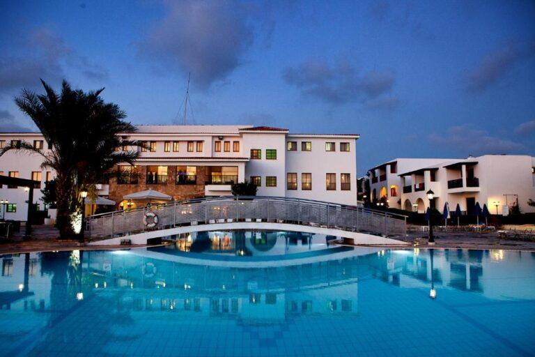 Kefalos Beach Tourist Village - כפר הנופש קפלוס פאפוס